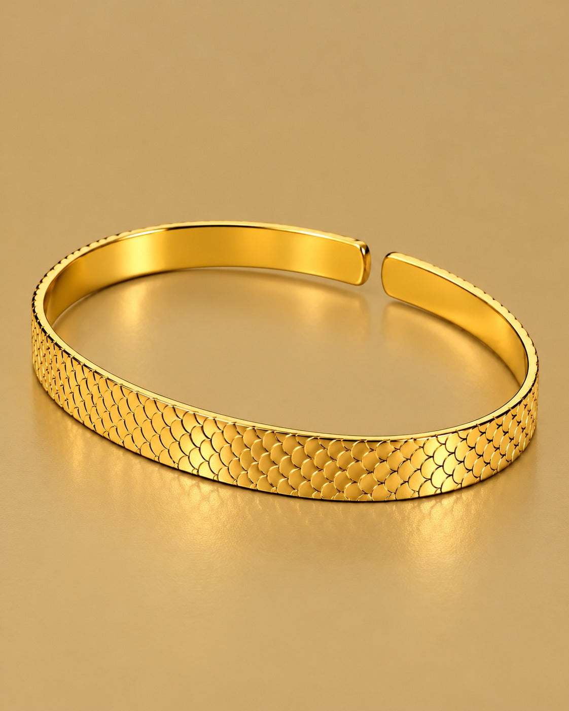 Scallop Pattern Bangle
